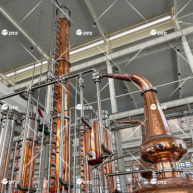 Multifunctional Distillation Equipment Long Column Distillery Copper Distillery Still