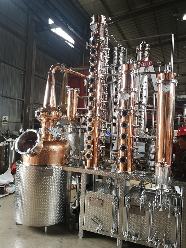 300L Copper Alcohol Distilling Equipment Vodka Towers Distiller